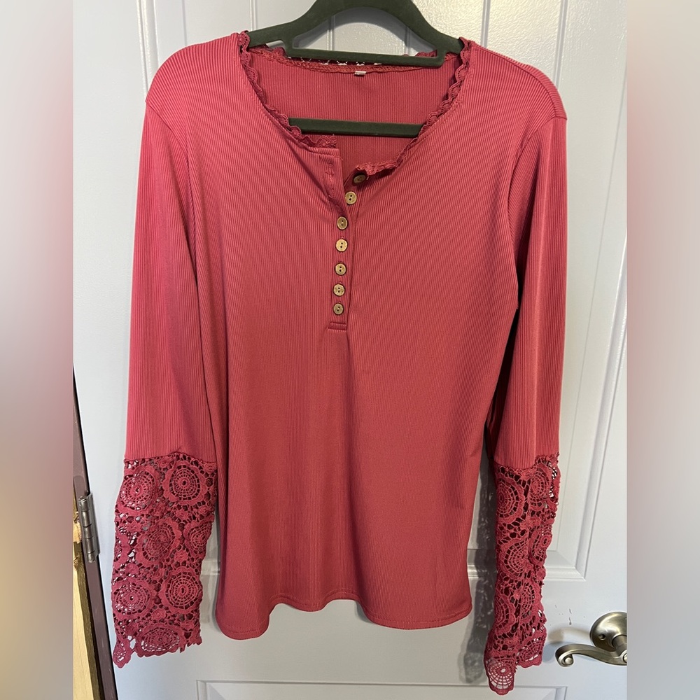 🌺 3/$28 🌺. Henley With Crochet Sleeve